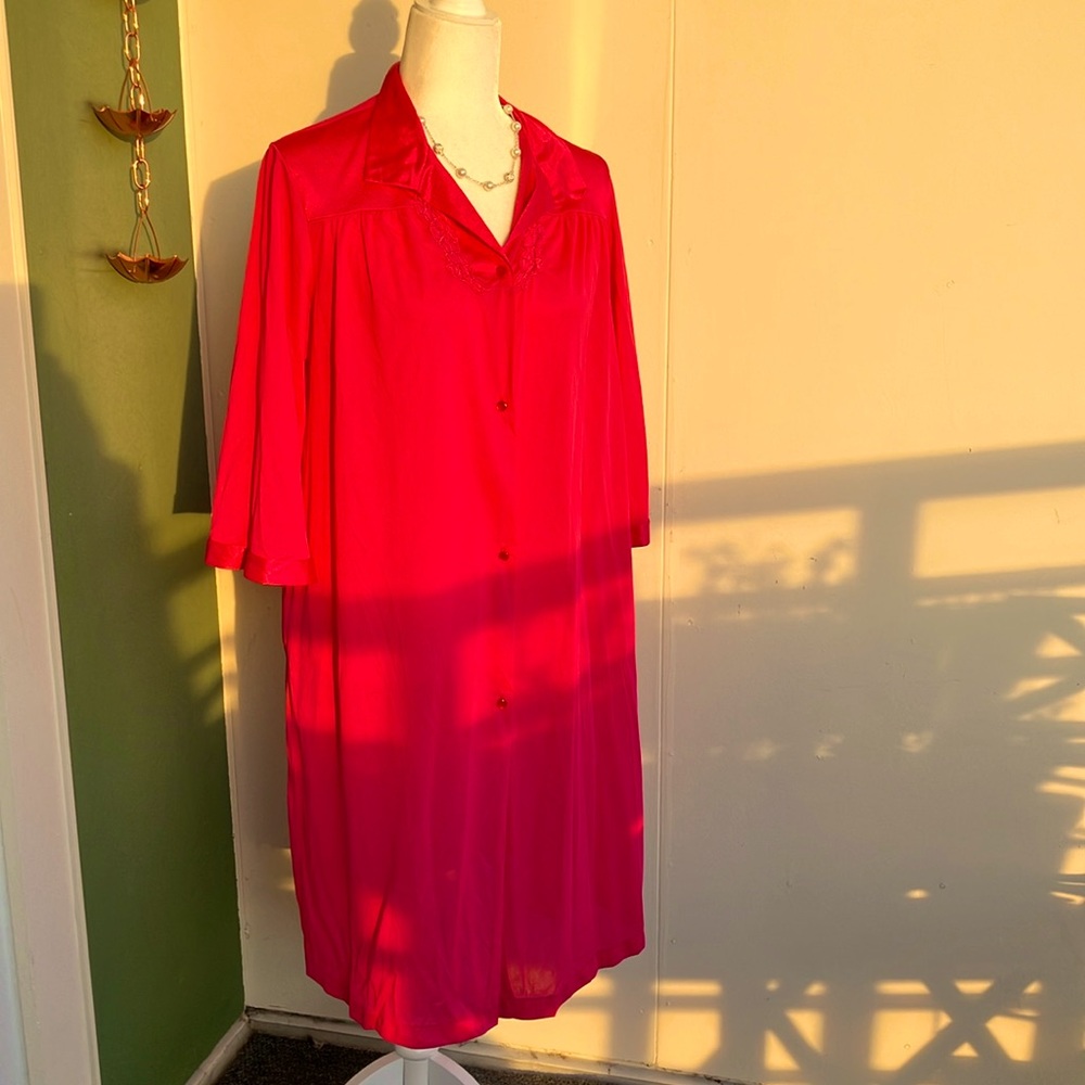 Vintage 70s 80s Bright Pink Vanity Fair Nightgown